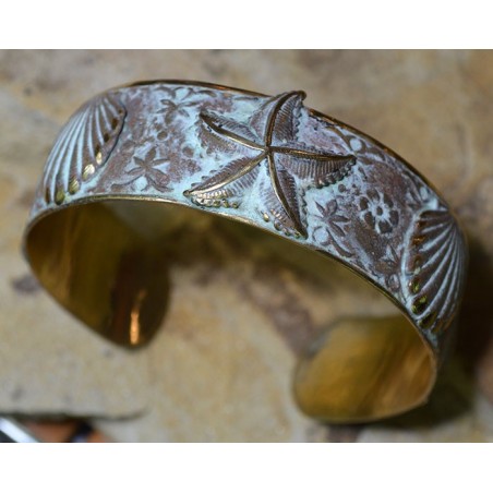 White Patina Brass Starfish and Scallop Shells Cuff