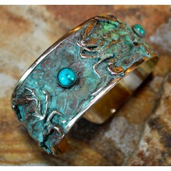 Olive Patina Solid Brass Detailed Triple Crab Cuff - Turquoise